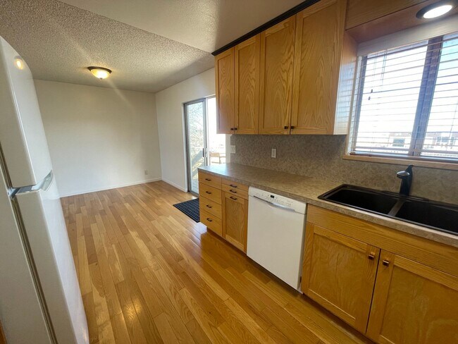 Building Photo - Beautiful Remodeled Home with nice yard.