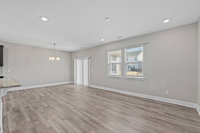 Building Photo - 138 Willow Grove Ln