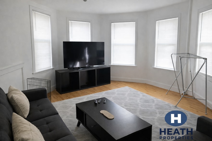 Building Photo - 10 Parker Hill Ave