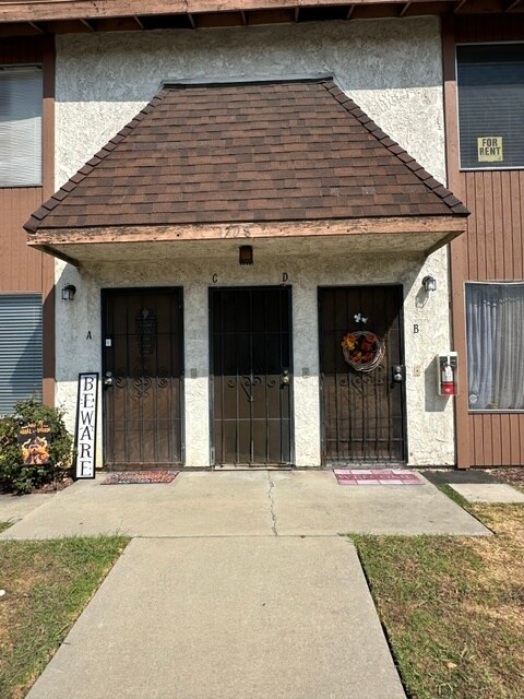 Building Photo - 1708 S Garfield Ave