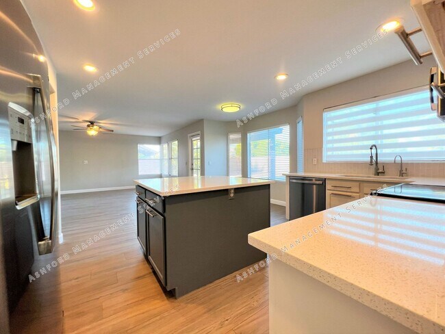 Building Photo - RAY RANCH 4 BEDROOMS 3 BATH WITH POOL AND SPA IN LARGE YARD