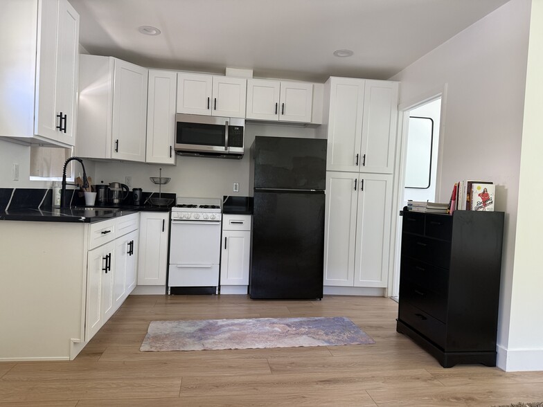 Building Photo - 22052 Avenue San Luis