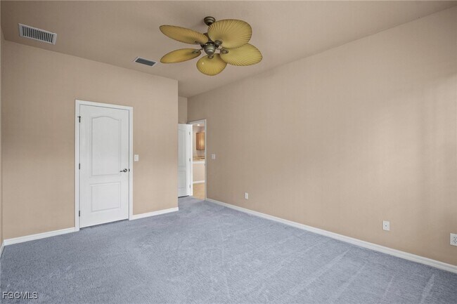 Building Photo - 12168 Country Day Cir