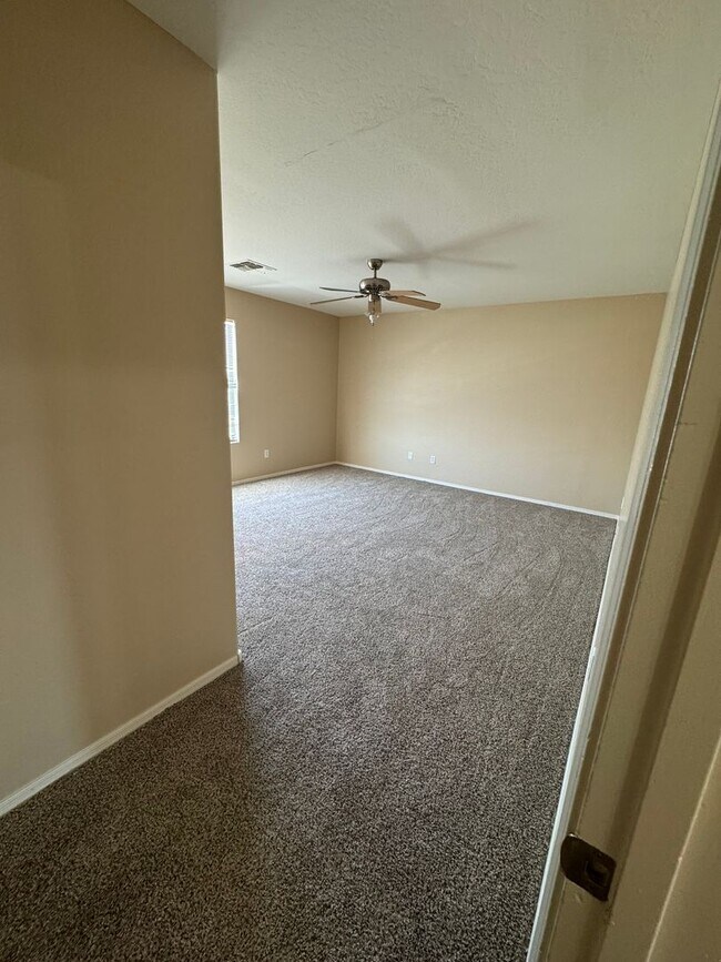 Building Photo - Large home with great sized kitchen and loft!