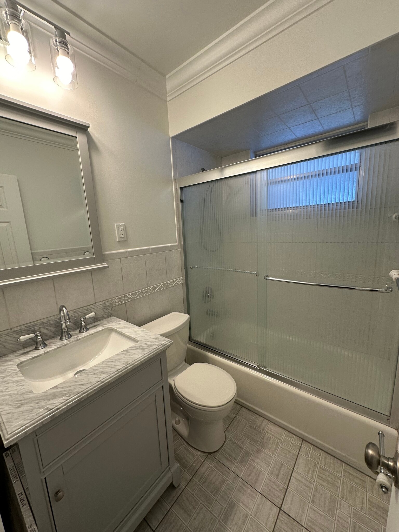Bathroom upgrades tub - 403 SW 78th Pl
