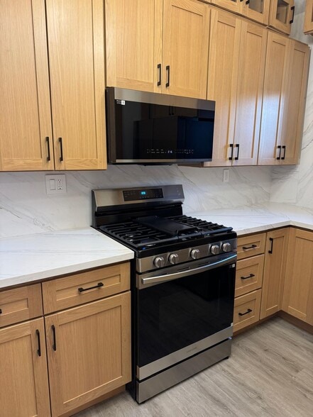 Building Photo - 27533 Calinda