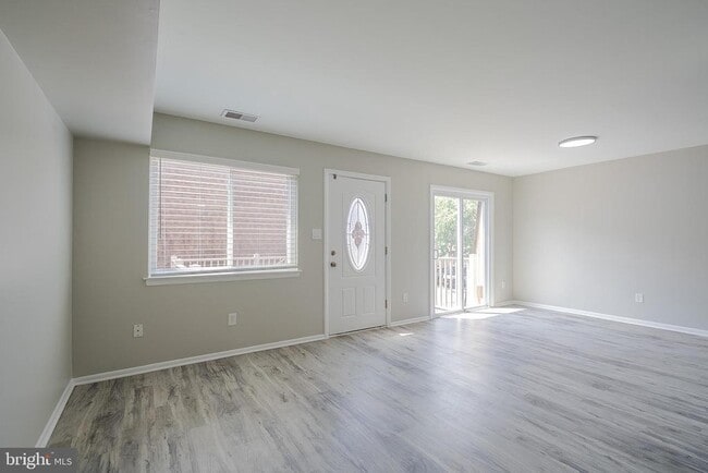 Building Photo - 7932 Silverada Pl