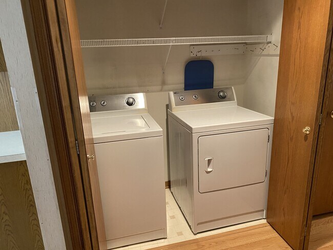 Building Photo - 783 Holly Creek Dr