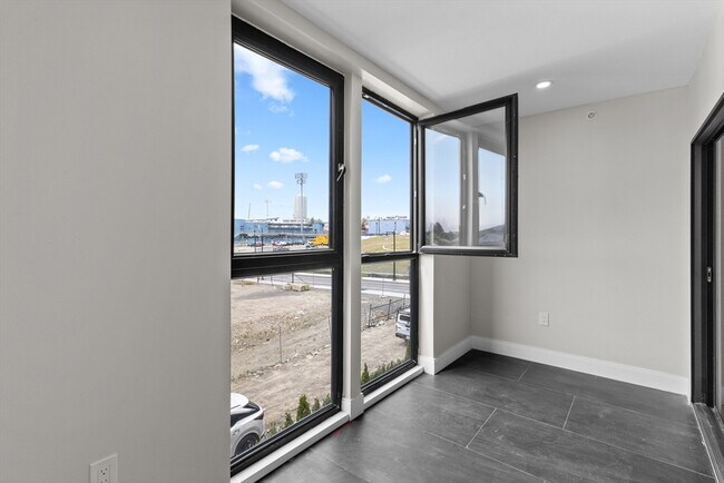 Building Photo - 153 Green St