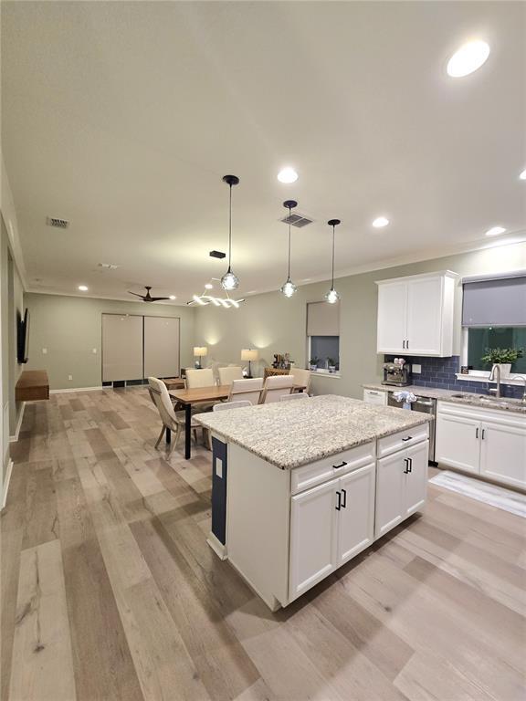 Building Photo - 10635 Planer Picket Dr