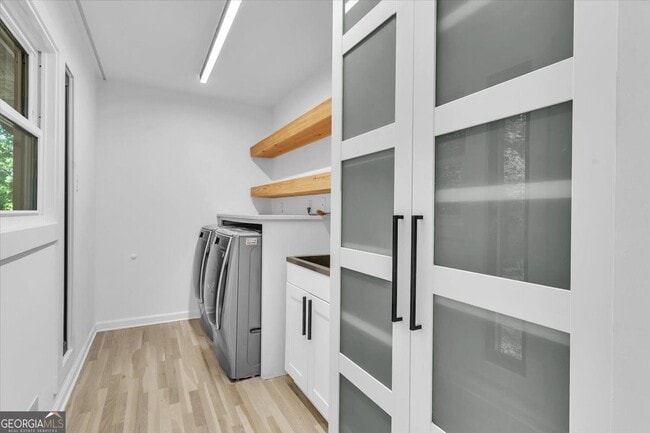 Building Photo - 2605 McKinnon Dr