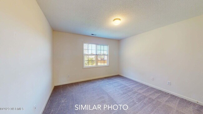 Building Photo - 104 E Coopers Ct
