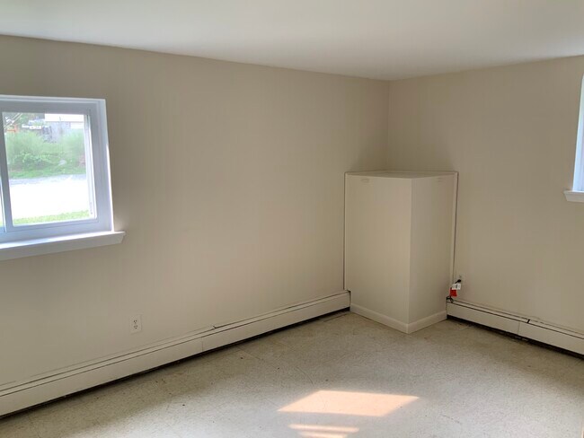 Building Photo - 300 Ketchamtown Rd