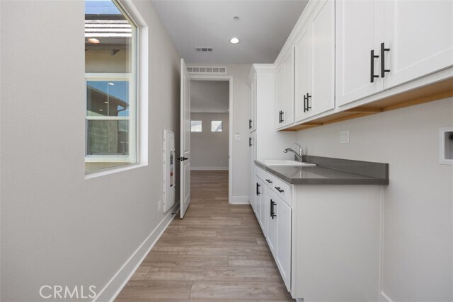 Building Photo - 9355 Astor