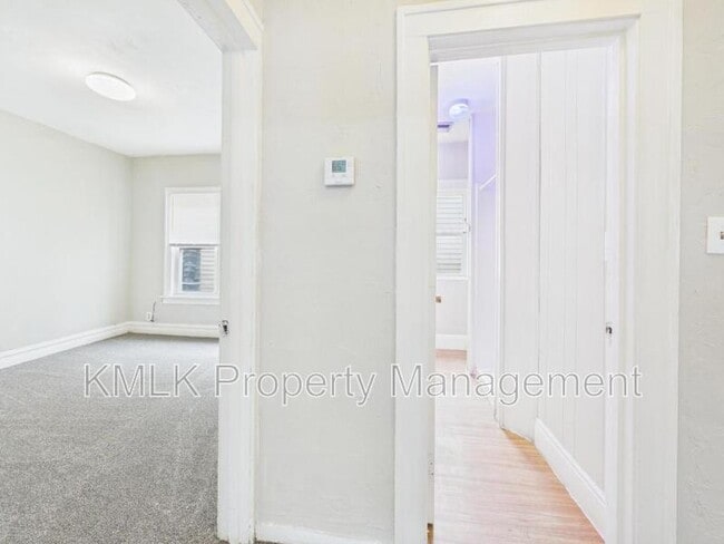 Building Photo - 543 Gage St