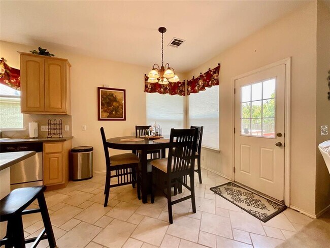Building Photo - 7008 Albacete Ln