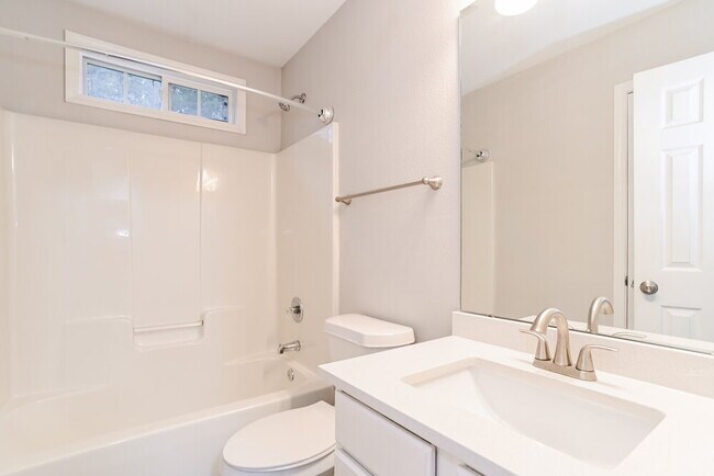 Building Photo - 3004 Great Falls Dr