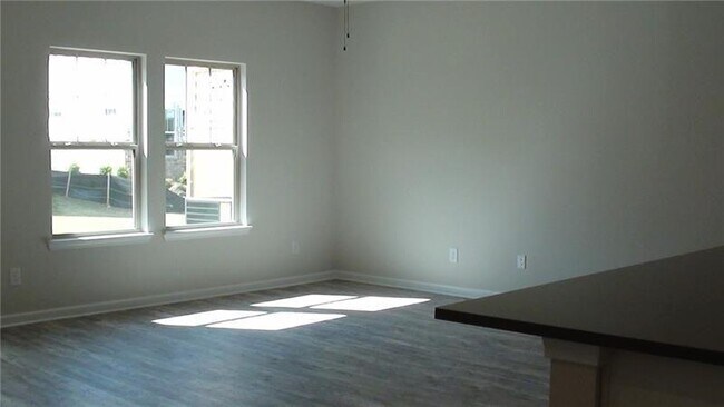 Building Photo - 1174 Lake Dr SW