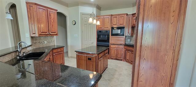 Building Photo - 856 Merion Dr