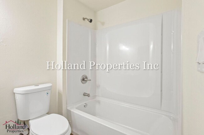 Building Photo - 6685-6687 SW 192nd Ave