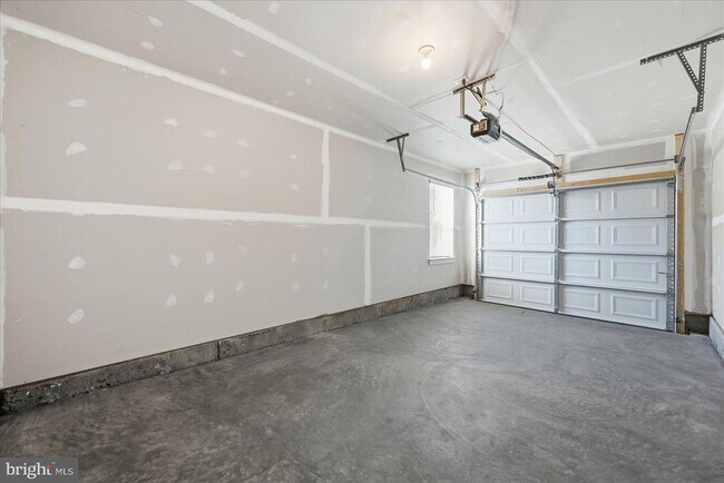 Building Photo - 1829 Harvest Dr