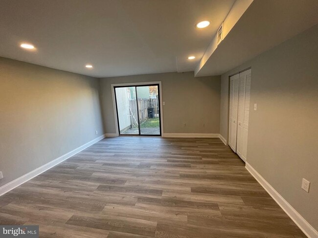 Building Photo - 6415 Whitwell Ct