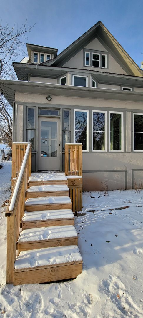 Building Photo - AVAILABLE NOW - 4 Bedroom with garage