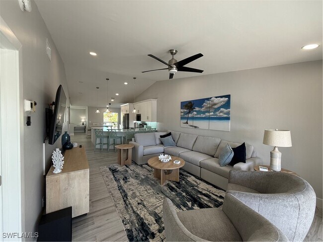 Building Photo - 834 Gulf Pavillion Dr