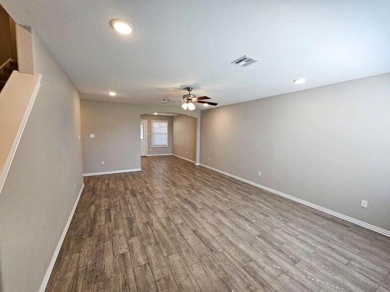 Building Photo - 6632 Leightyn Ln