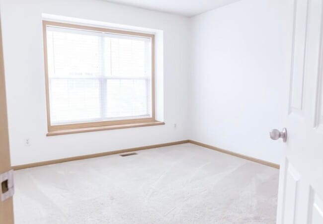 Building Photo - 4385 Empress Dr N