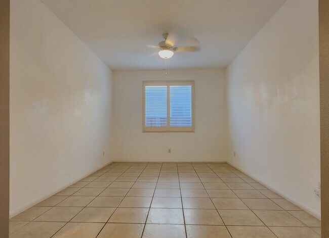 Building Photo - 4BD 3.5BA Waterfront Home on Cul-De-Sac in...