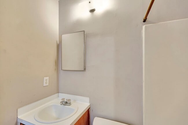 Building Photo - Charming 3BR/2B Duplex in Gadsden Acres – ...