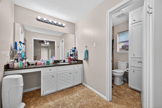 Building Photo - 4006 Dover St