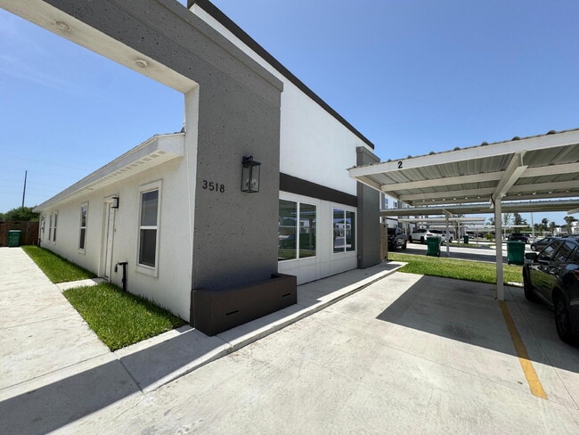Building Photo - "Stylish 2-Bed, 2-Bath Gem with Granite Touches in Pharr, TX!"