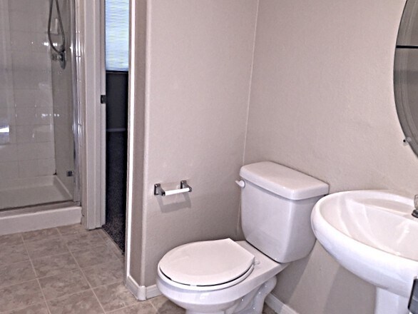 Building Photo - 8440 Walker Gardens Pl