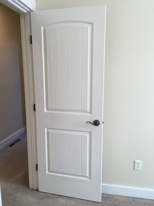 Building Photo - ra1052