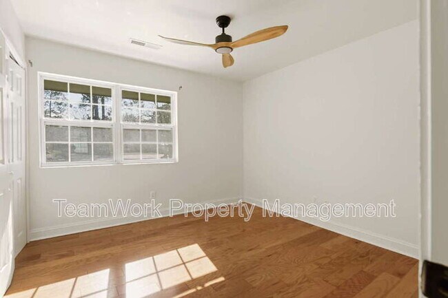 Building Photo - 1127 Snap Dragon Ct