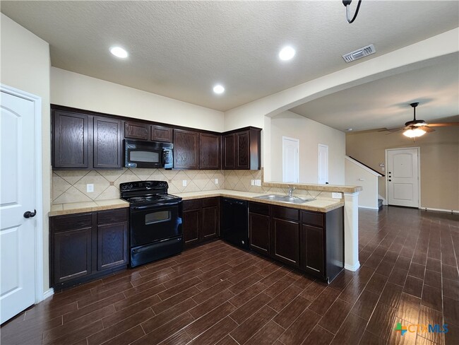 Building Photo - 1032 Brown Rock Dr