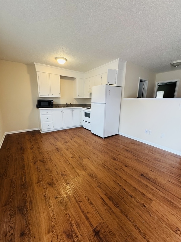 Building Photo - 3033 Adams Blvd