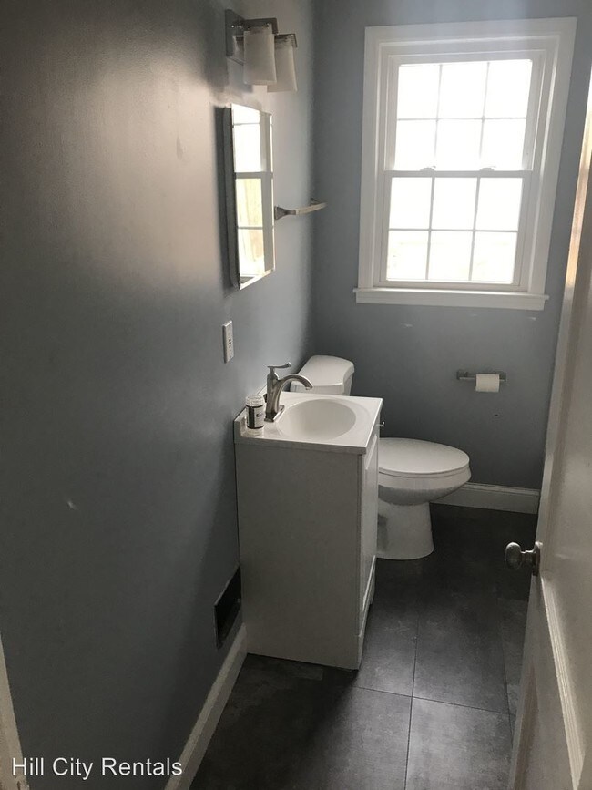 Building Photo - 1714 Graves Mill Rd