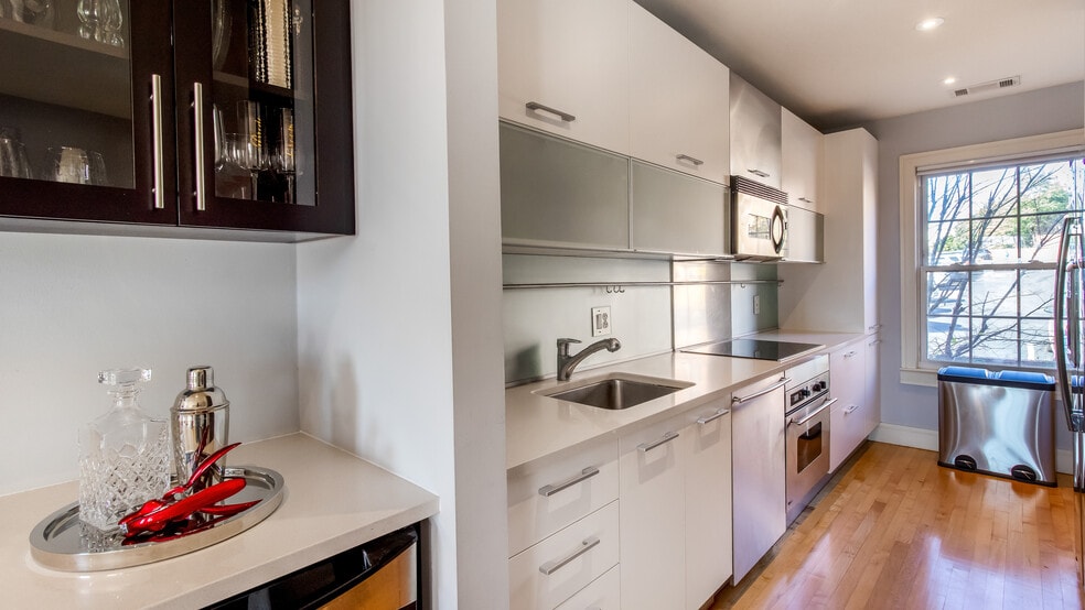 Kitchen - 1640 Beekman Pl NW