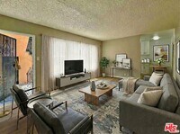 Building Photo - 533 W 75th St