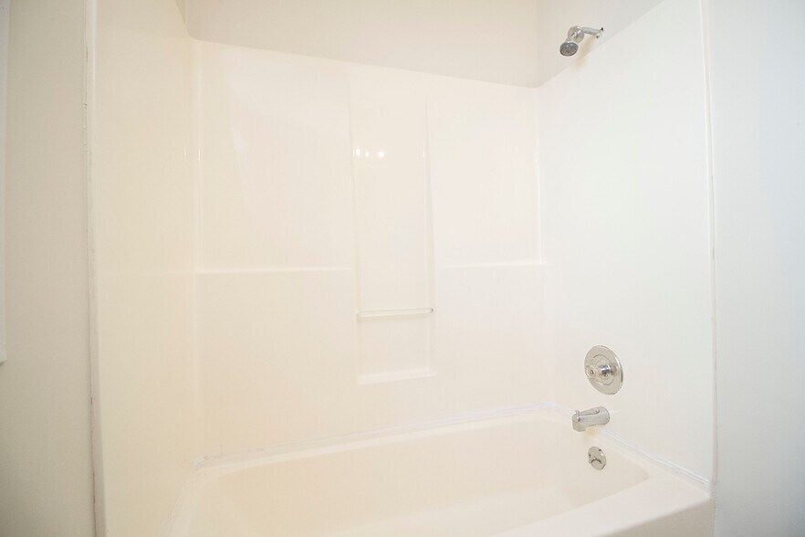 Building Photo - 1758 Talbot St