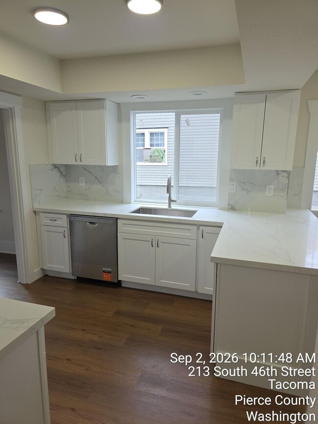Building Photo - 213 S 46th St