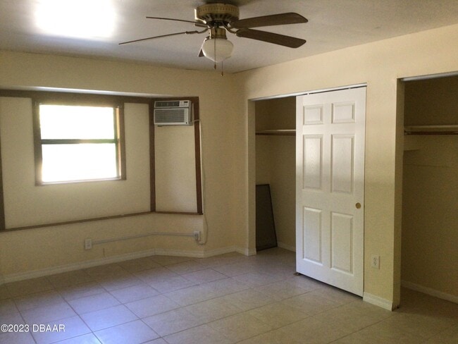 Building Photo - 913 1/2 Madeline Ave-