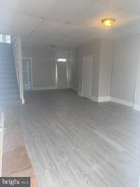 Building Photo - 518 Chain St