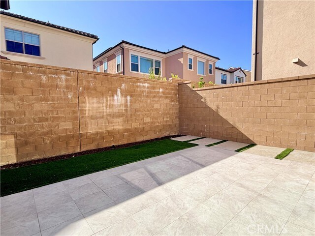 Building Photo - 321 Brimwood