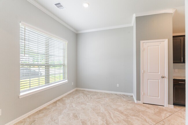 Building Photo - 4583 New Country Dr