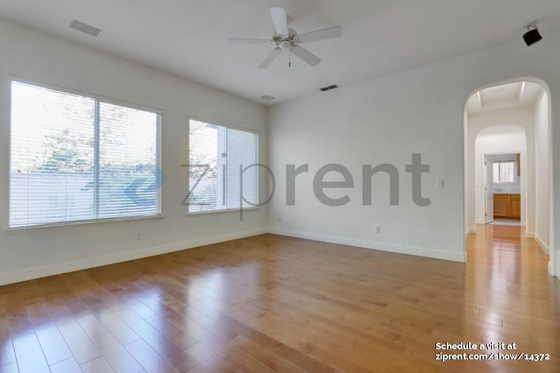 Building Photo - Unit