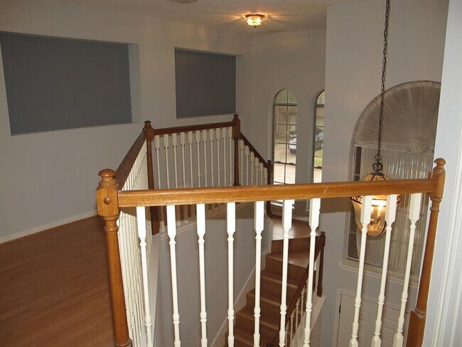 Building Photo - 8819 Diamond Lake Ln